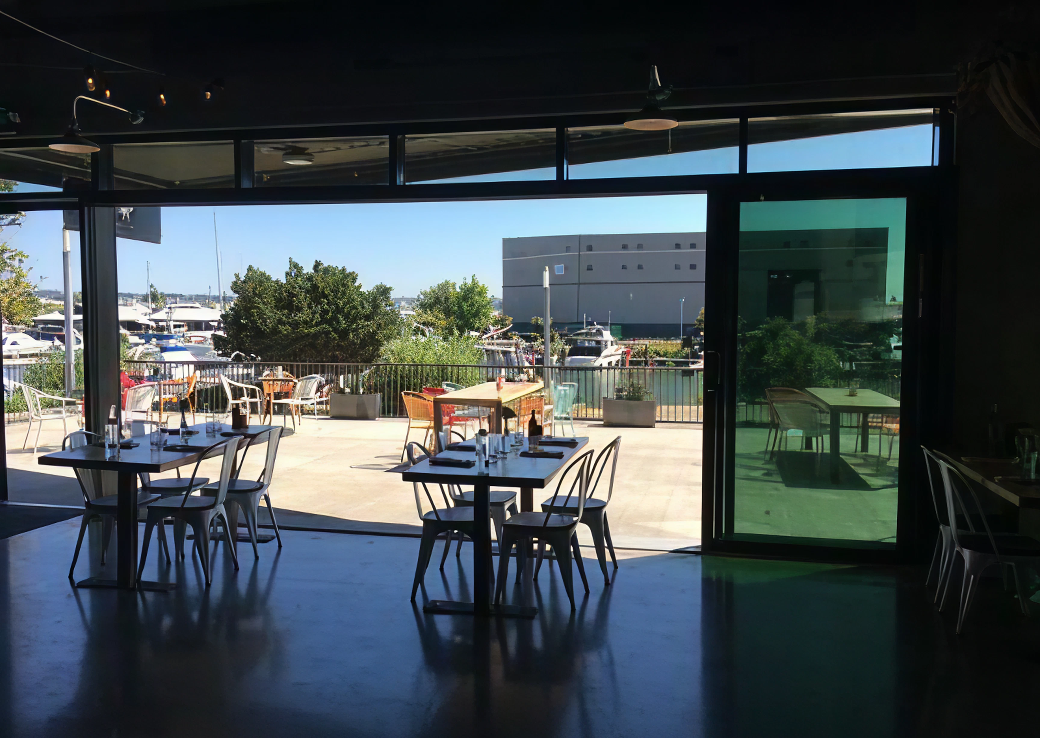 Commercial Sunroom Case