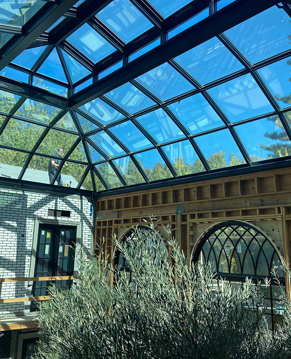 Custom all-season sunroom with aluminum frame in Vancouver WA